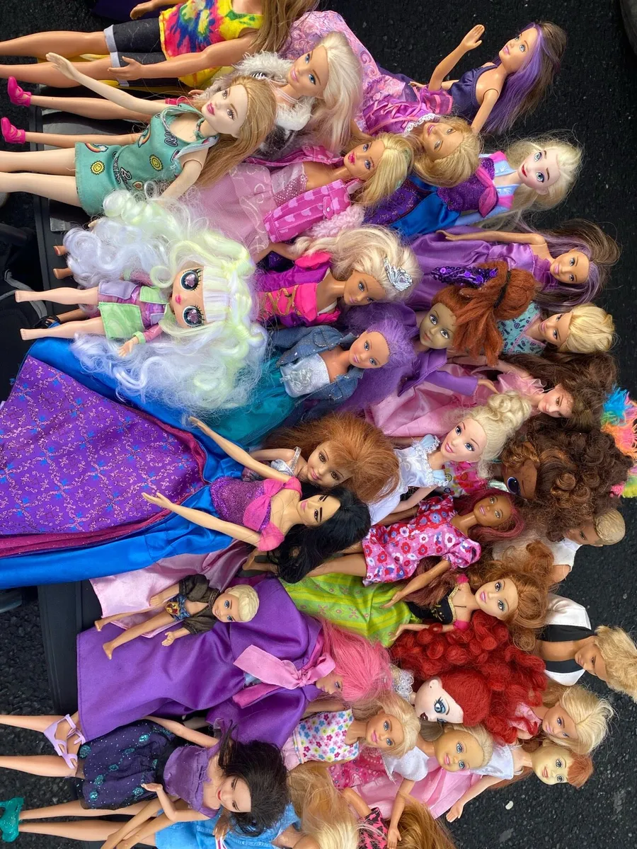 32 Barbie Dolls - Image 3