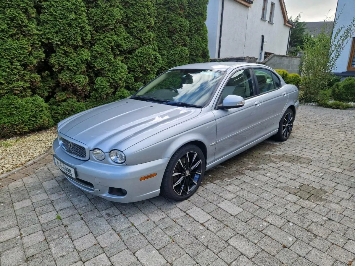 2010 JAGUAR X TYPE - Image 1