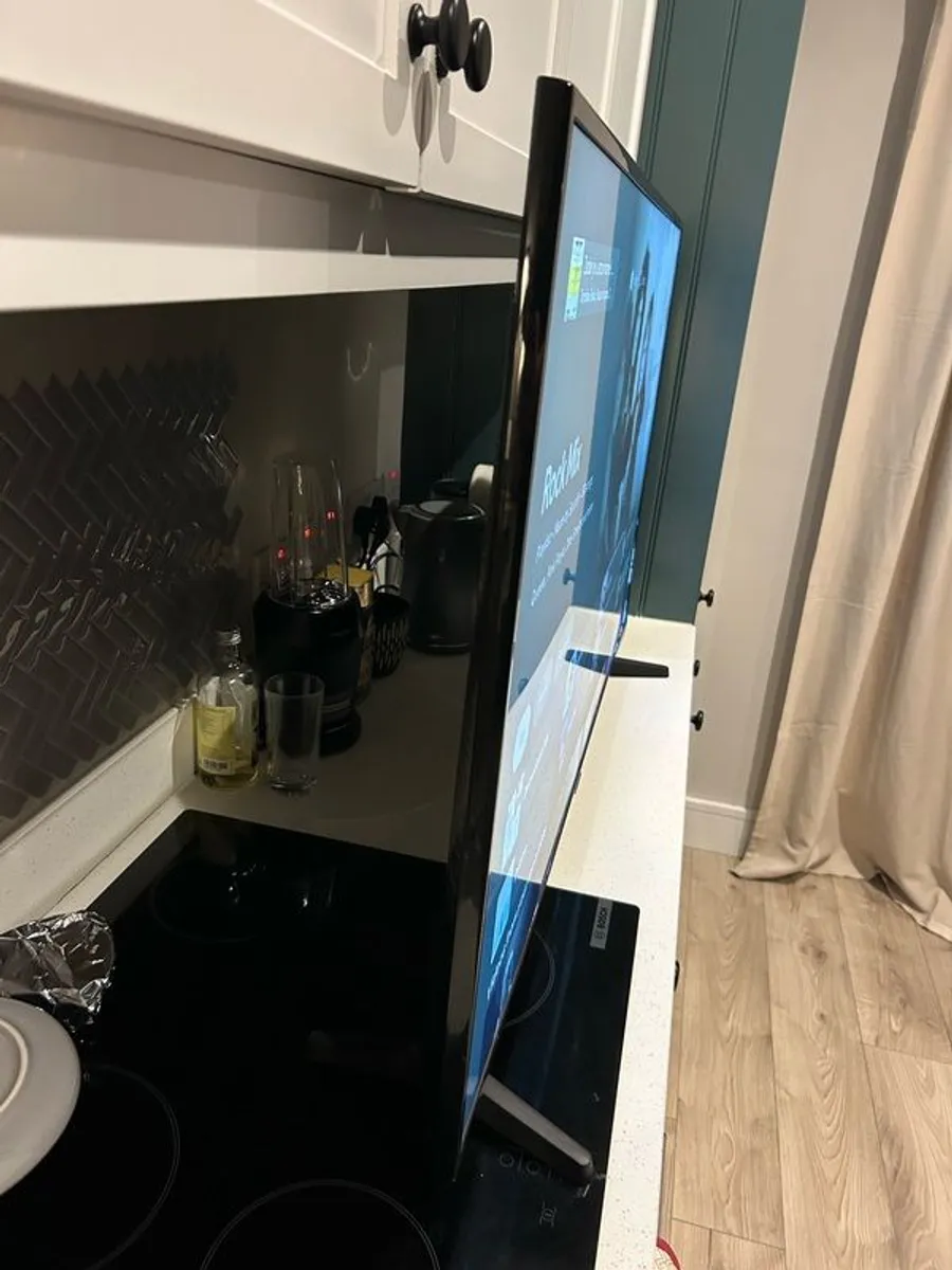 Samsung 50inch TV 4K UHD - Image 3