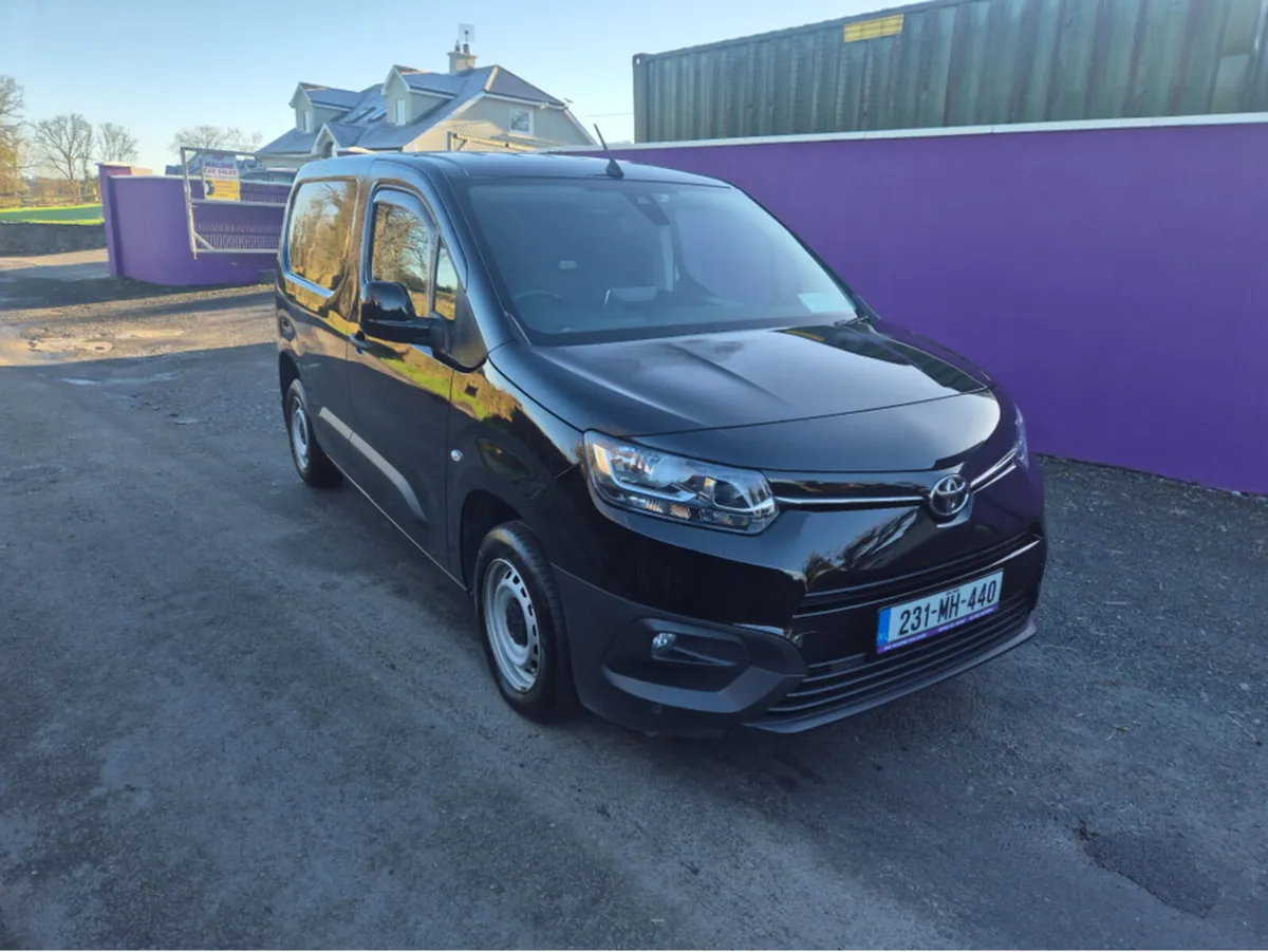 Toyota Proace City CITY 1.5 GX SWB 650KG 3 3DR - Image 2