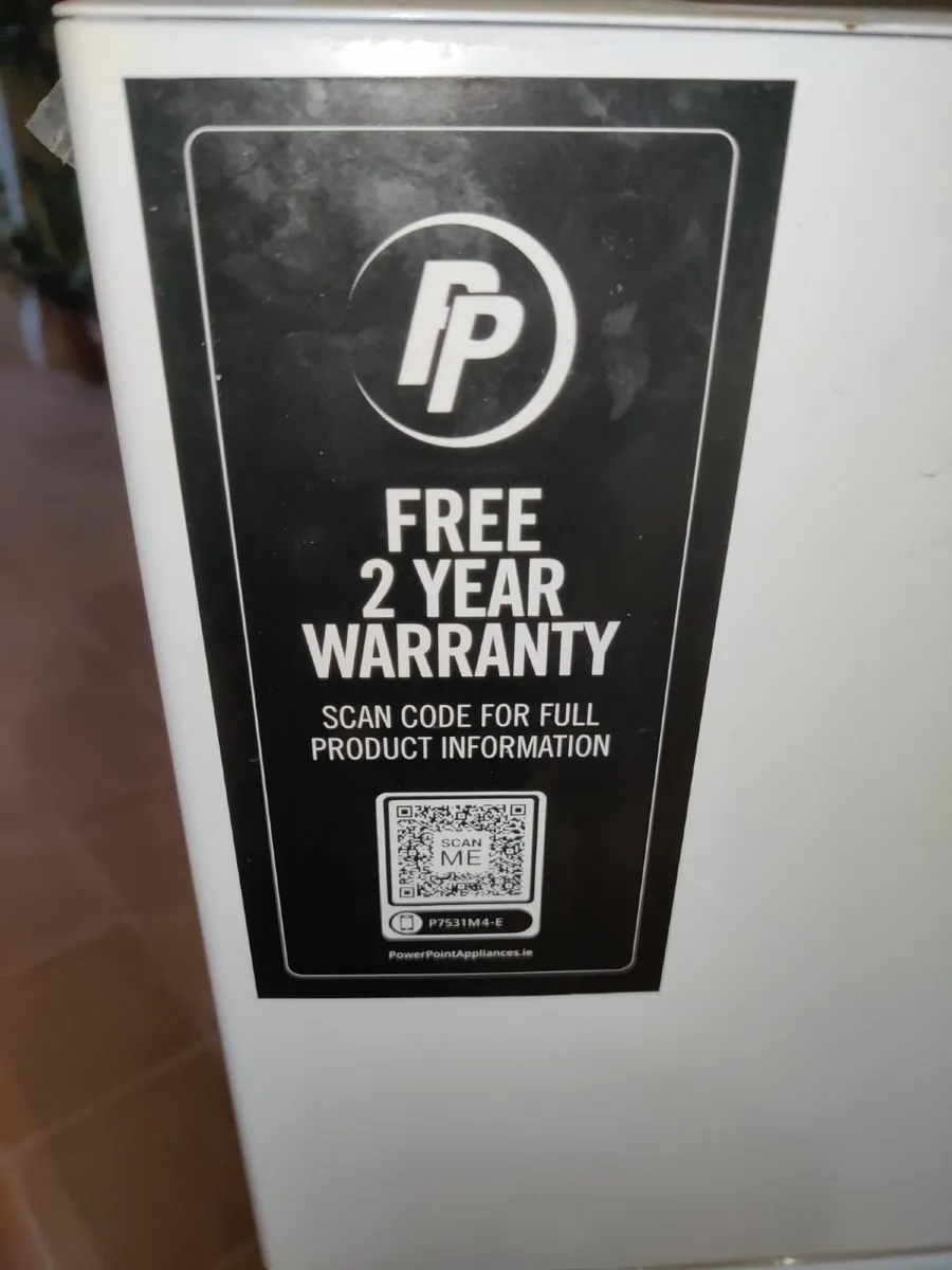 (Barely) used Under counter fridge + freezer - Image 2