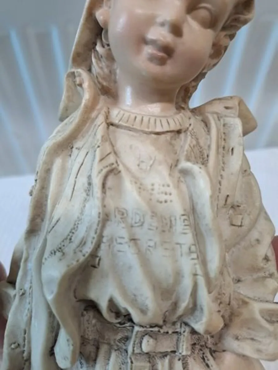 Capodimonte Boy with bag - Image 2