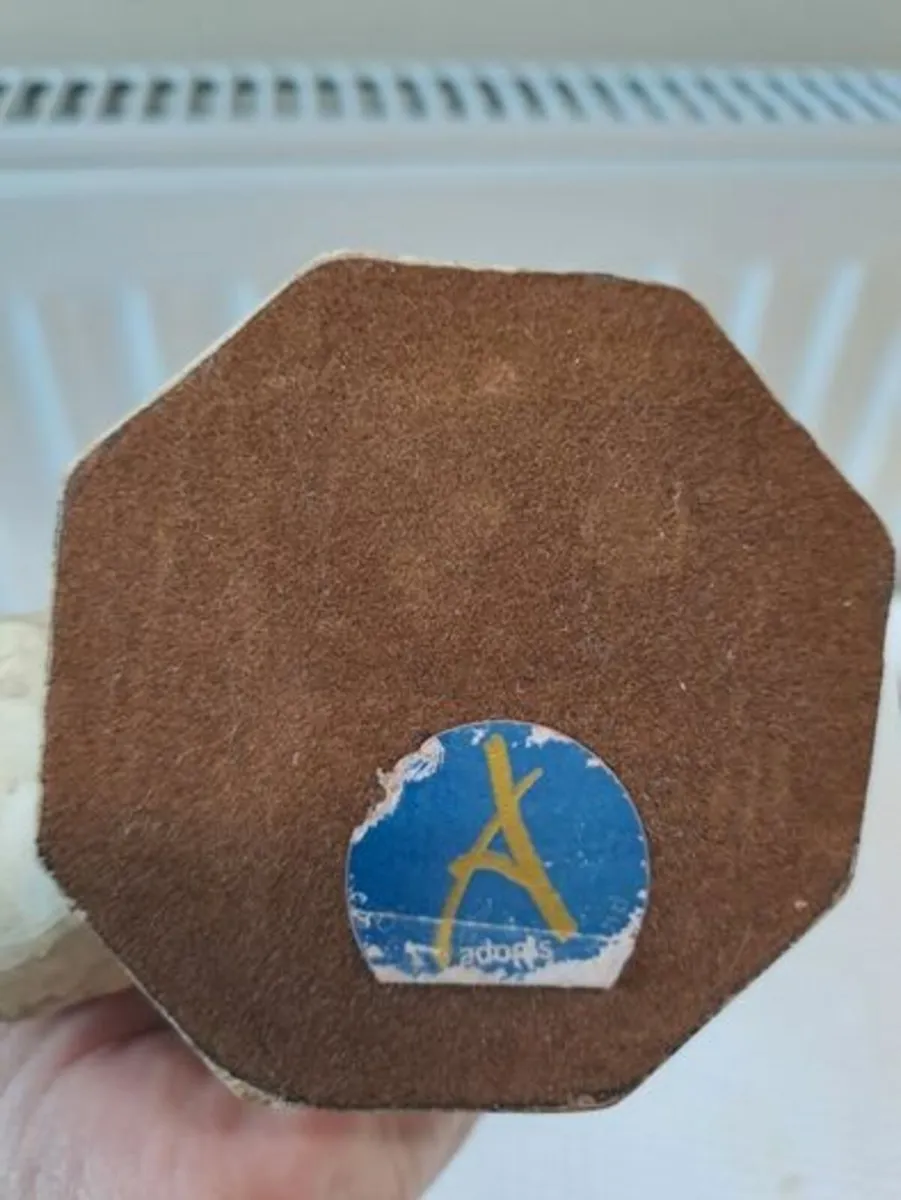 Capodimonte Boy with bag - Image 3