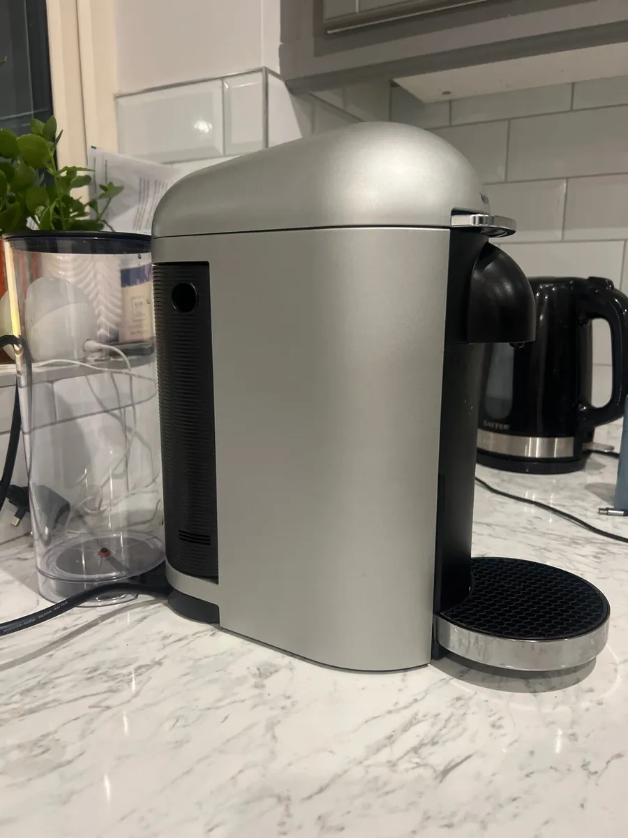 Nespresso vertuo coffee machine - Image 2