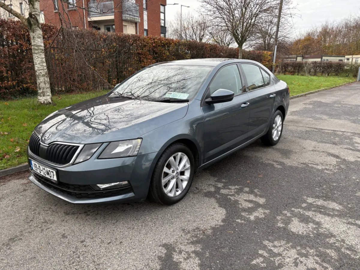 Skoda Octavia AMBITION 1.6 TDI 115HP DSG 4 4DR AUT - Image 1