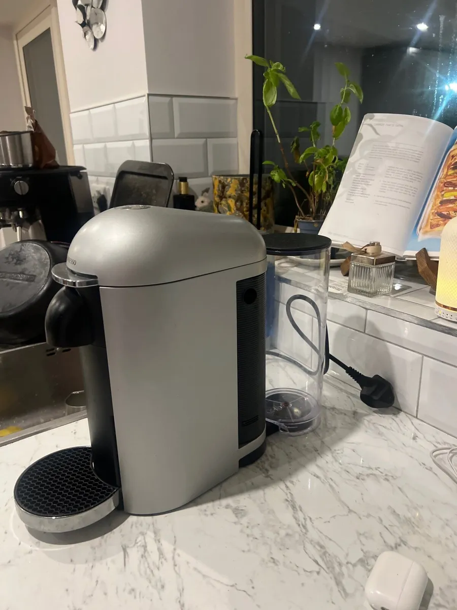 Nespresso vertuo coffee machine - Image 3