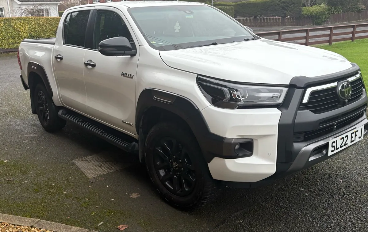 Toyota Hilux Invincible X 2022 - Image 3