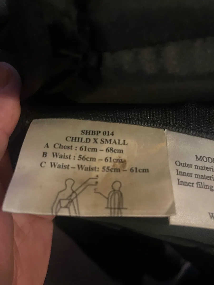 Kids Back protector and helmet - Image 2