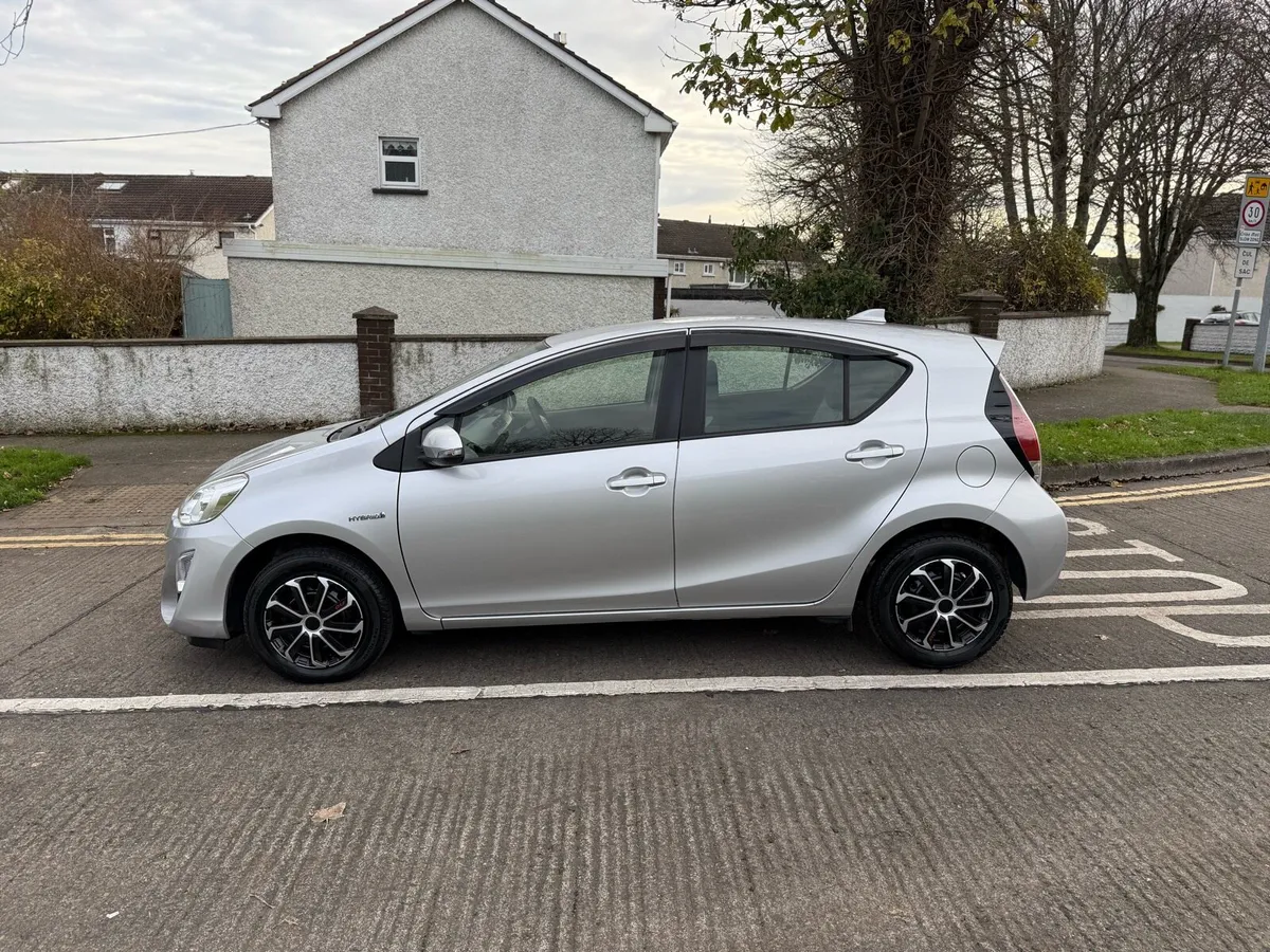 2016 Toyota Aqua 1.5 Petrol Hybrid 125000KM 7650€ - Image 2