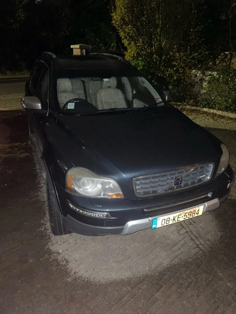 Volvo XC90 - Image 1