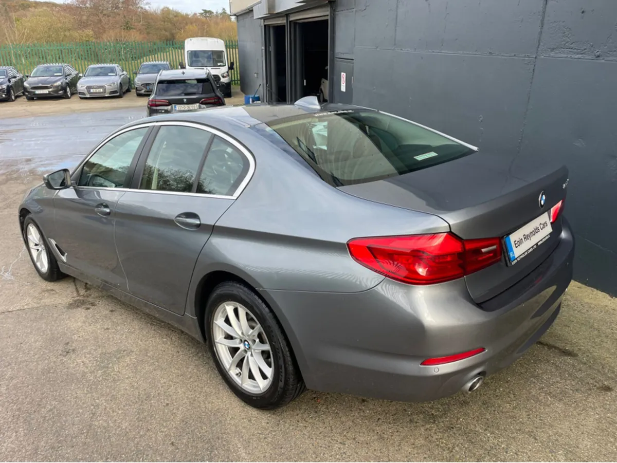 BMW 5-Series 520 D  AUTO SE HIGH SPEC! - Image 4