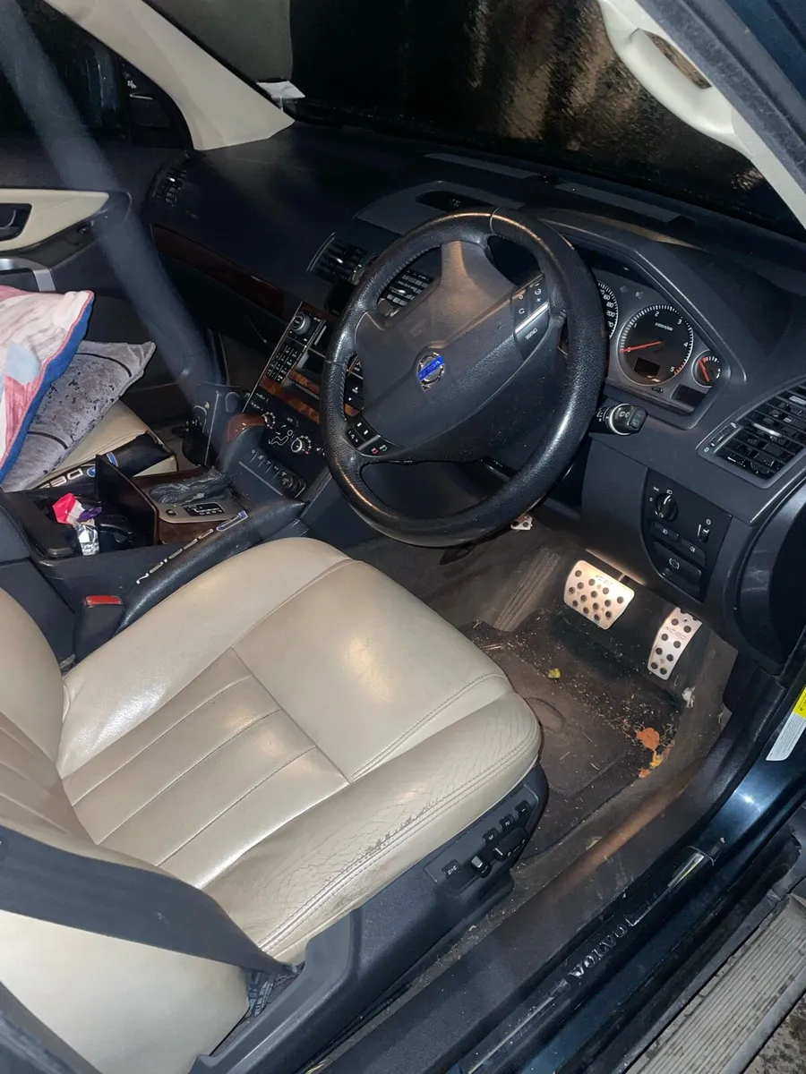 Volvo XC90 - Image 2
