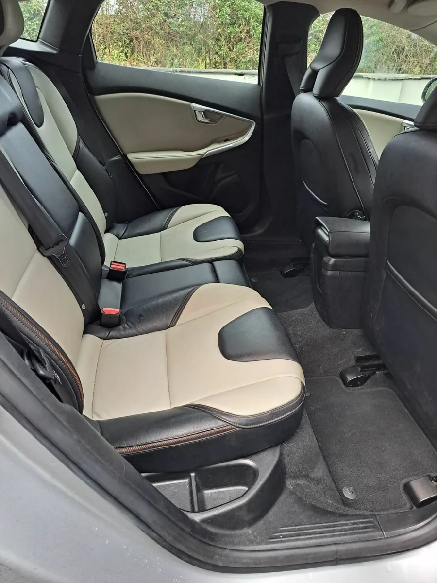 Volvo V40 2014 - Image 4