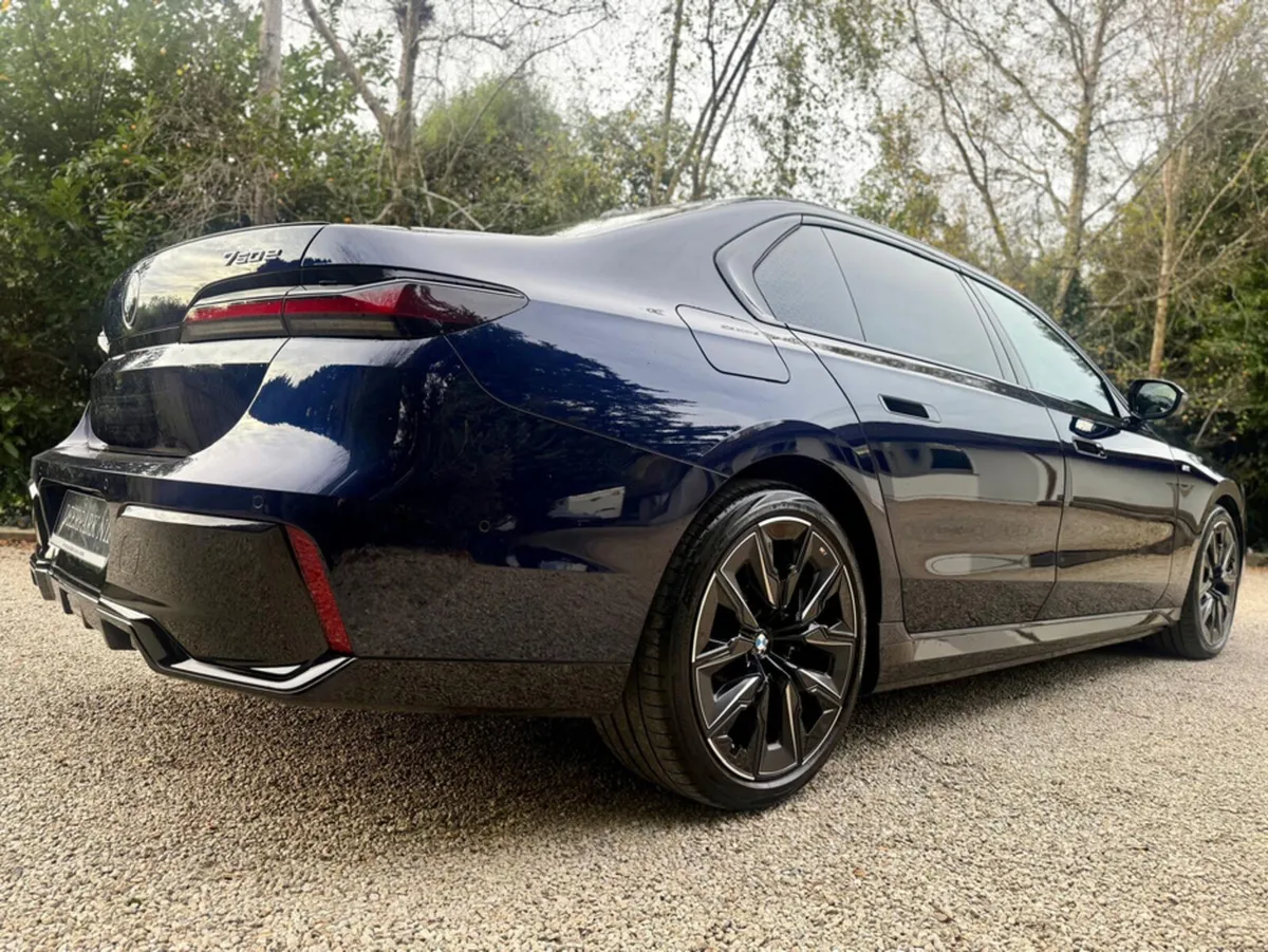 BMW 7-Series 50E XDRIVE M SPORT PRO *Colossal Spec - Image 3