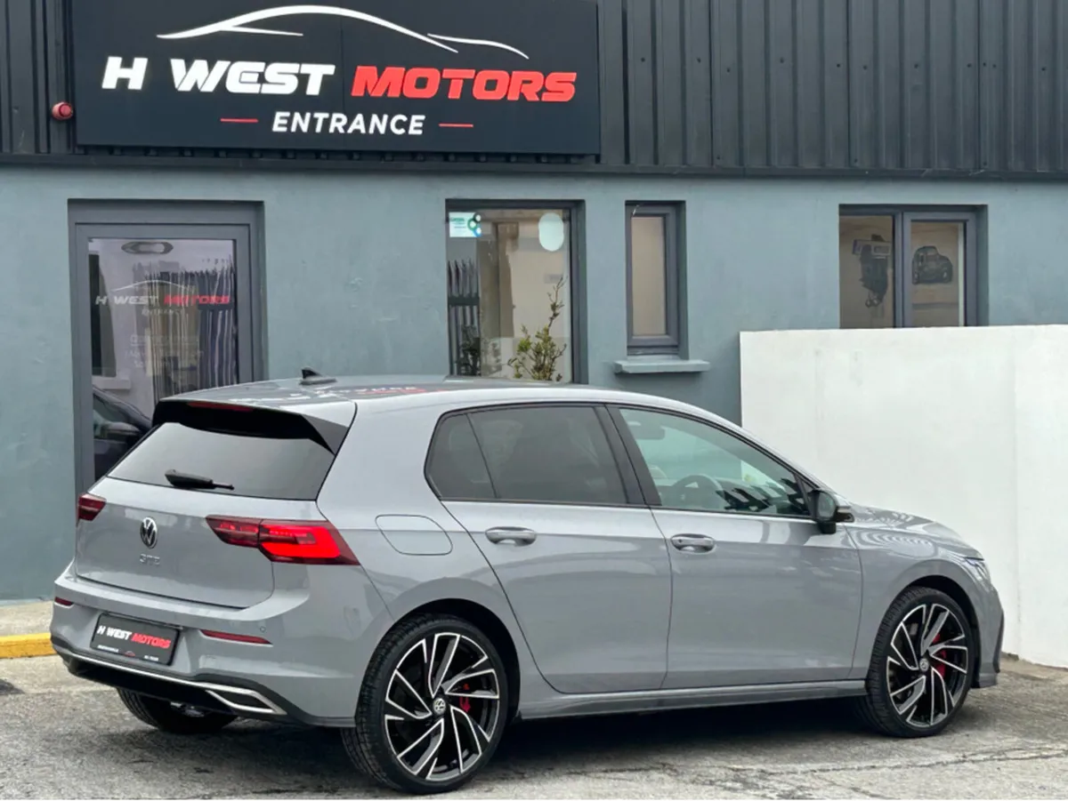 Volkswagen Golf GTE S-A DSG - Image 2
