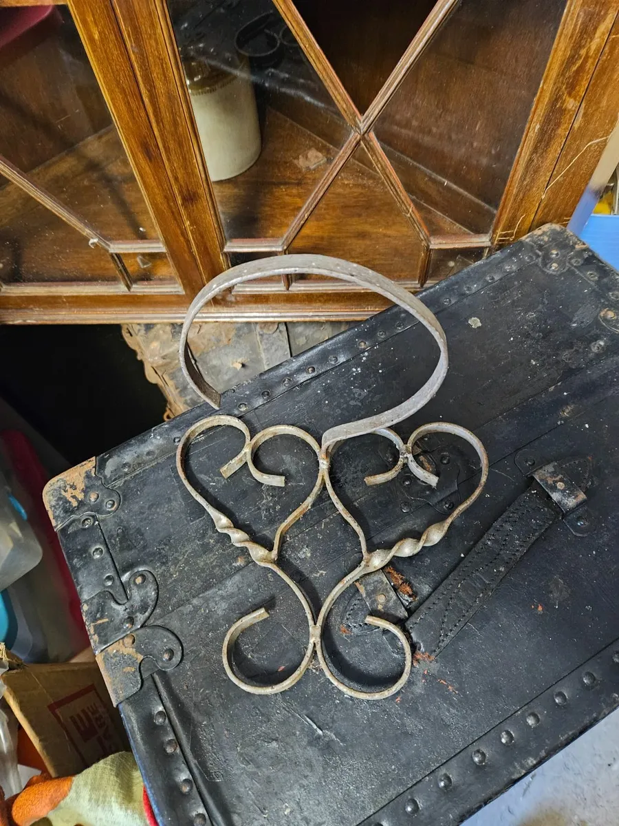 Vintage Handmade Plant Pot Wall Brackets - Image 3