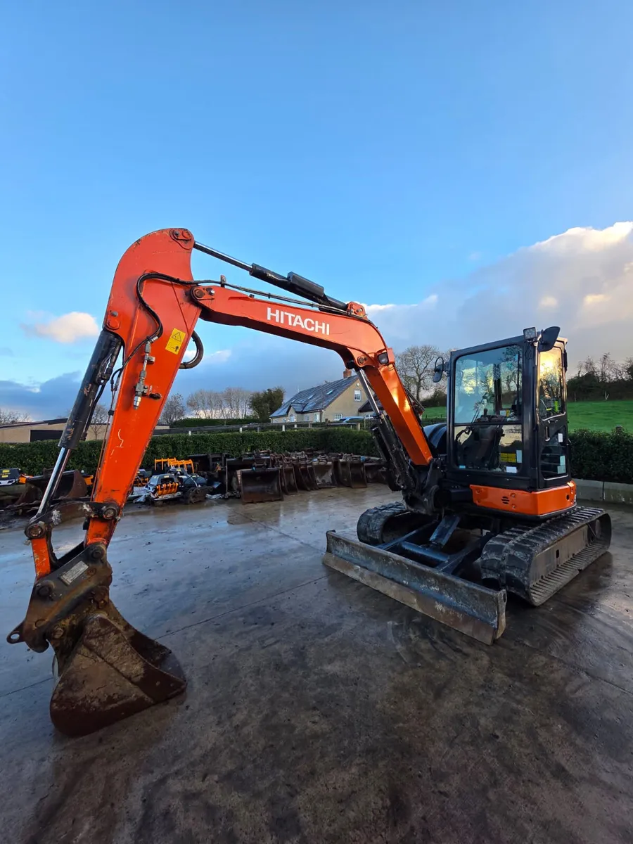 2017 HITACHI ZX55U-5A - Image 1