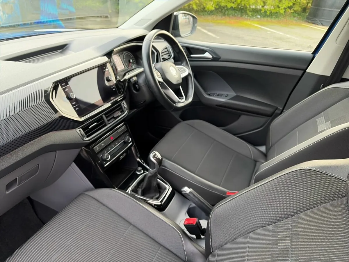 Volkswagen T-Cross STYLE 1.6TDI 95HP MANUAL - Image 3