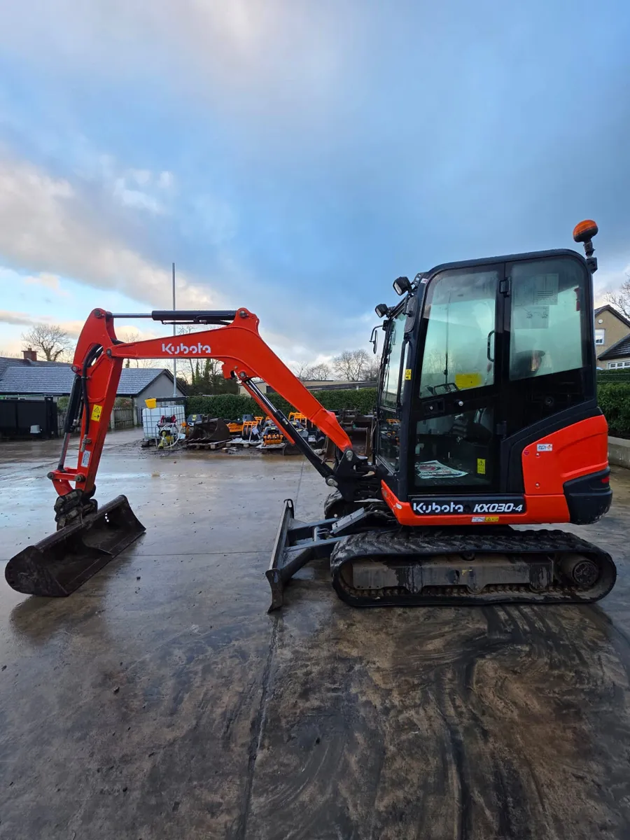 2021 KUBOTA KX030-4 **ONLY 1,200 HOURS** - Image 2