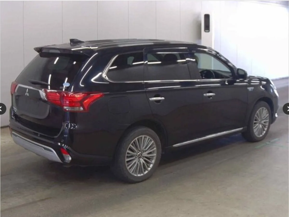 Mitsubishi Outlander COMING IN NEW YEAR ! OUTLANDE - Image 2