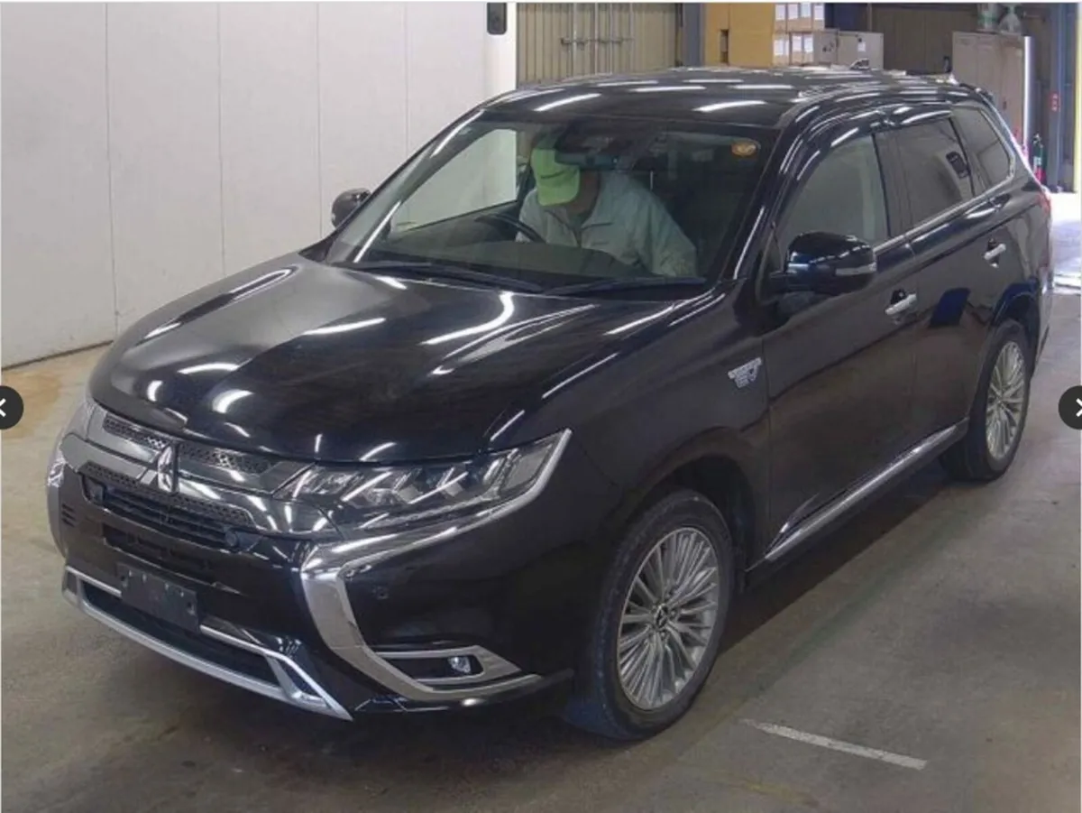Mitsubishi Outlander COMING IN NEW YEAR ! OUTLANDE - Image 4