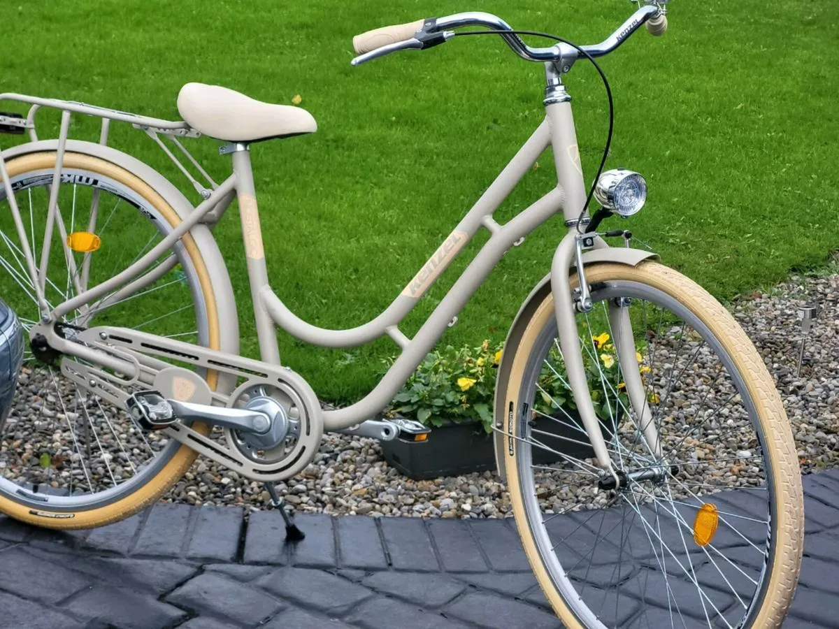 LADIES BIKE..USED 3 TIMES..NO OFFERS - Image 1