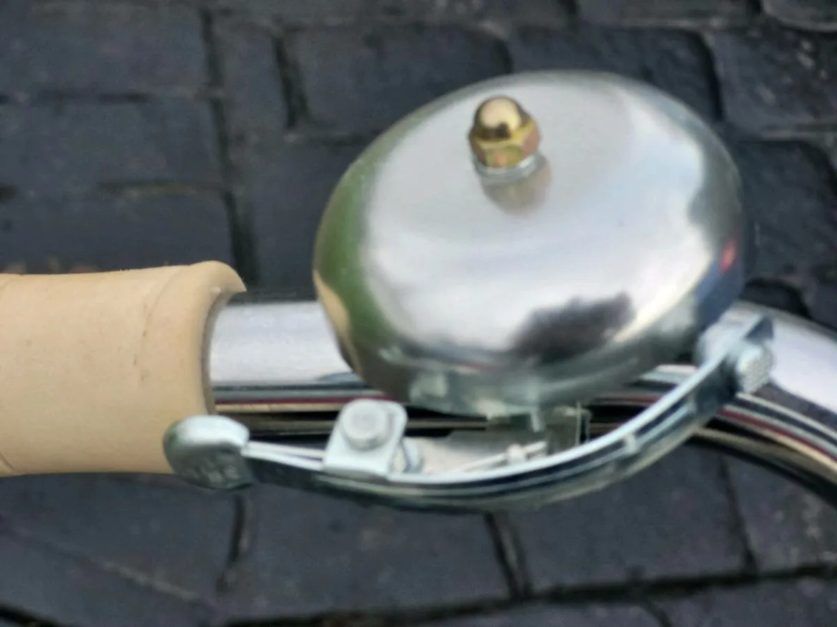 LADIES BIKE..USED 3 TIMES..NO OFFERS - Image 2