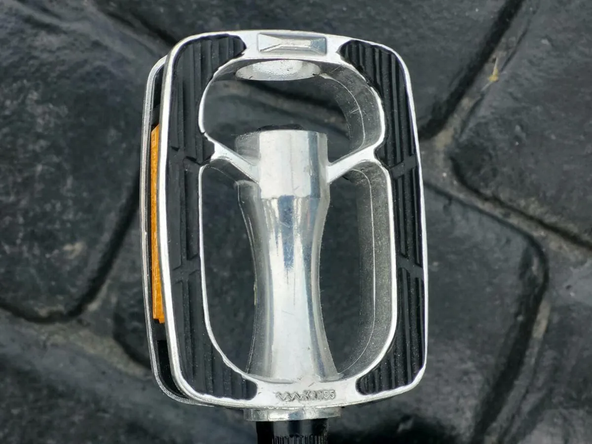 LADIES BIKE..USED 3 TIMES..NO OFFERS - Image 3