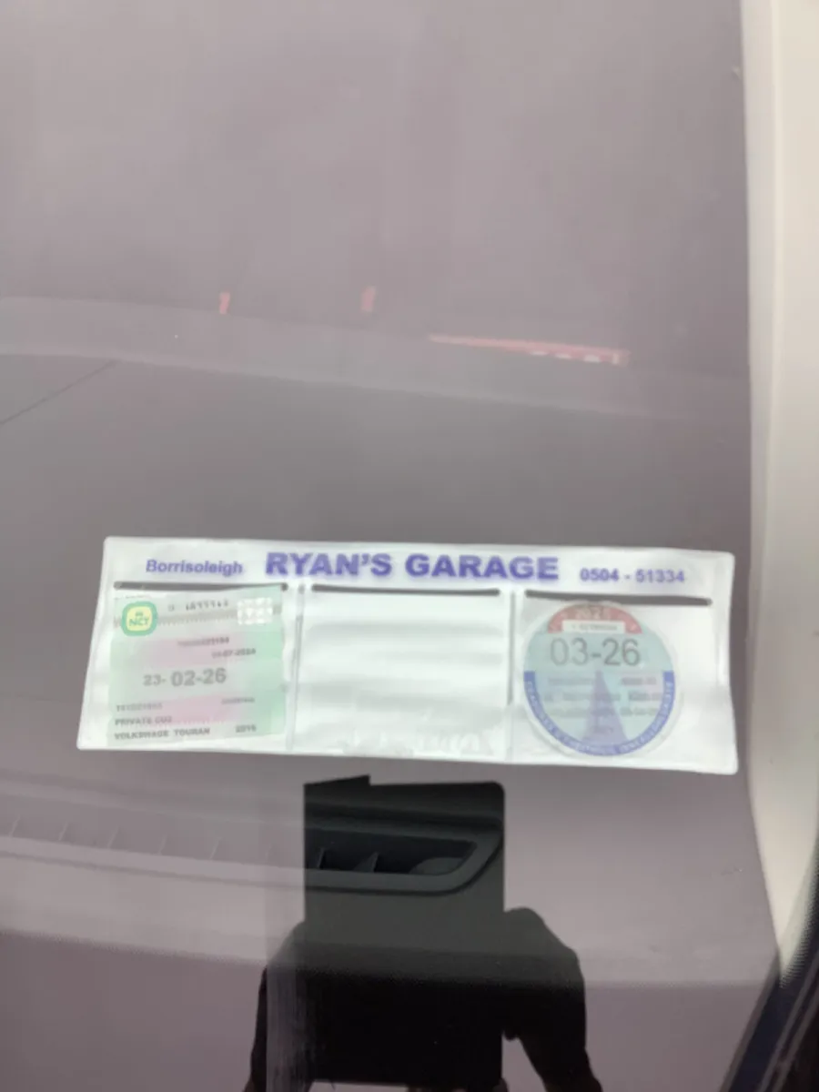 Volkswagen Touran 2016 - Image 2