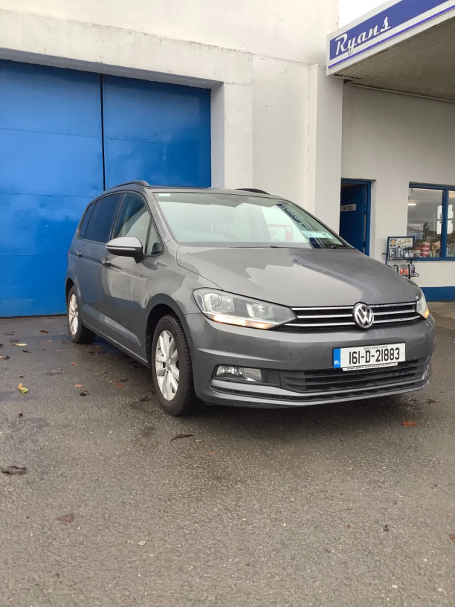 Volkswagen Touran 2016 - Image 1