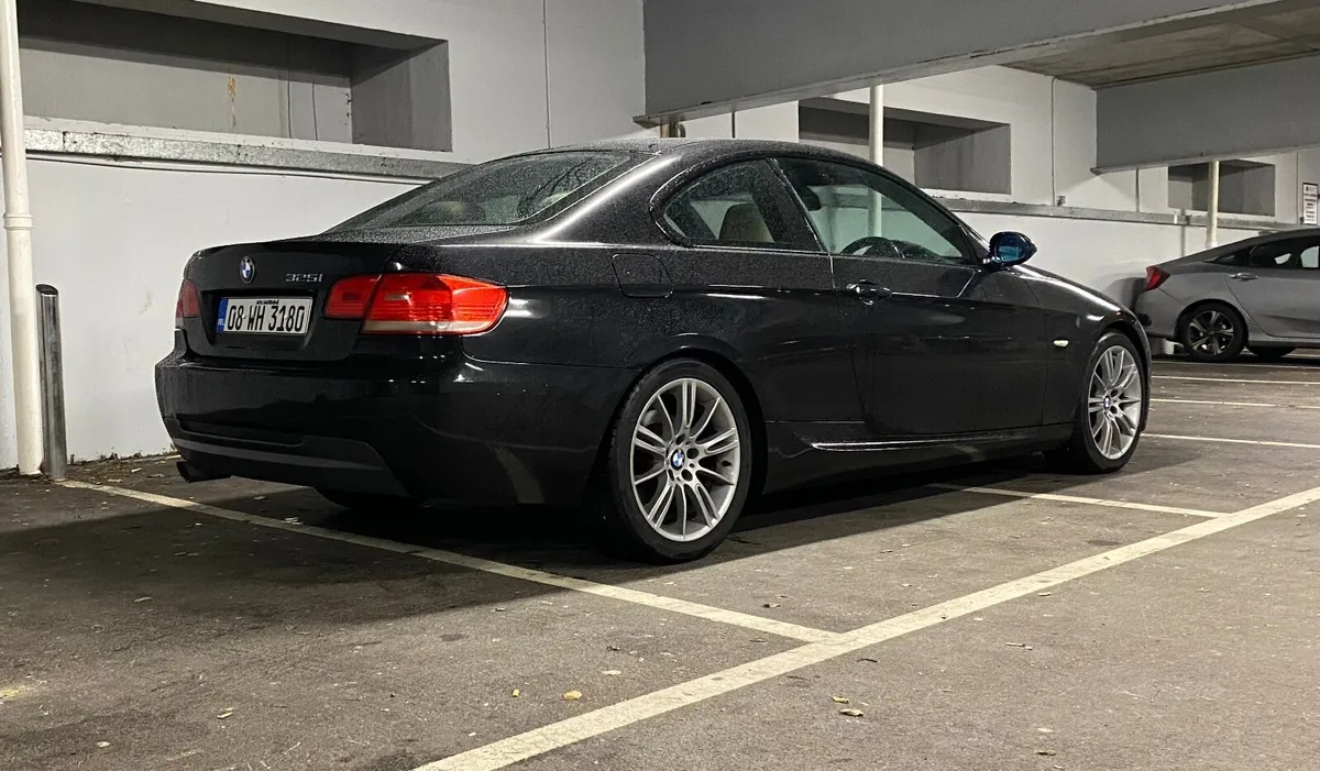 BMW 3-Series 2008 - Image 2