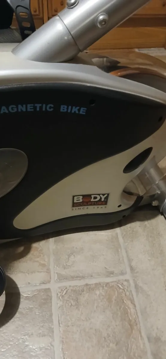 Exercise bike - Image 4