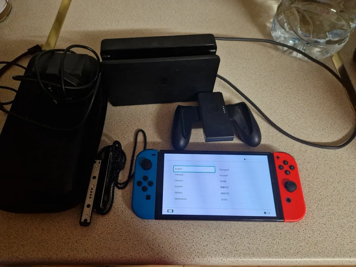 Nintendo Switch Oled - Image 1