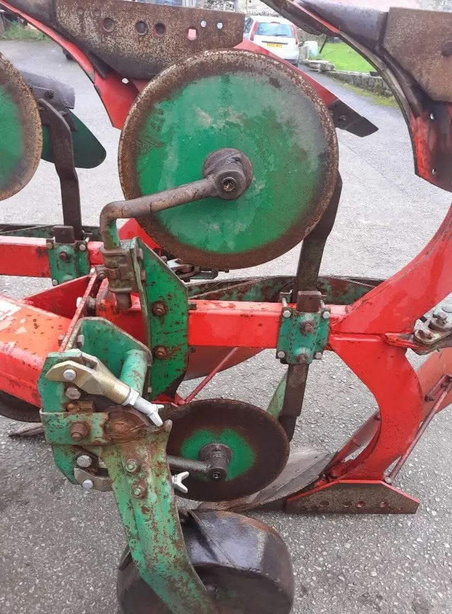 2 furrow reversible plough - Image 4