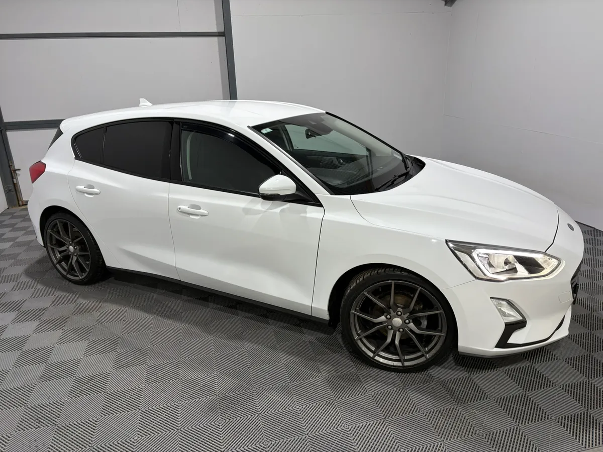 2018 Ford Focus Zetec 1.0 100 Bhp NEW MODEL - Image 4