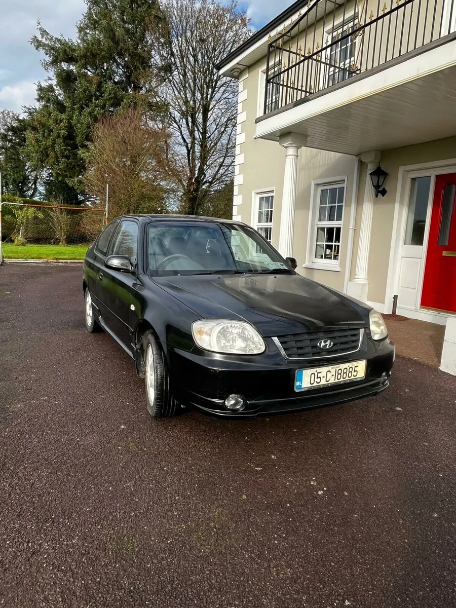 Hyundai accent 2005 new nct, taxed and low mileage - Image 2