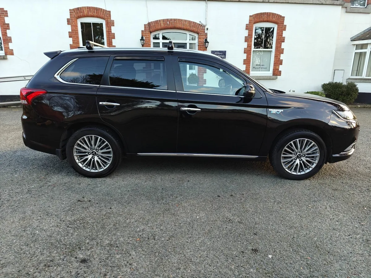 201 Outlander PHEV High spec Instyle - Image 3
