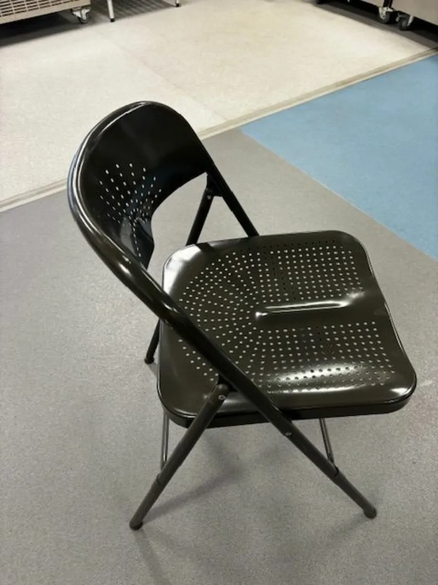 12 Metal Folding Chairs - Image 2
