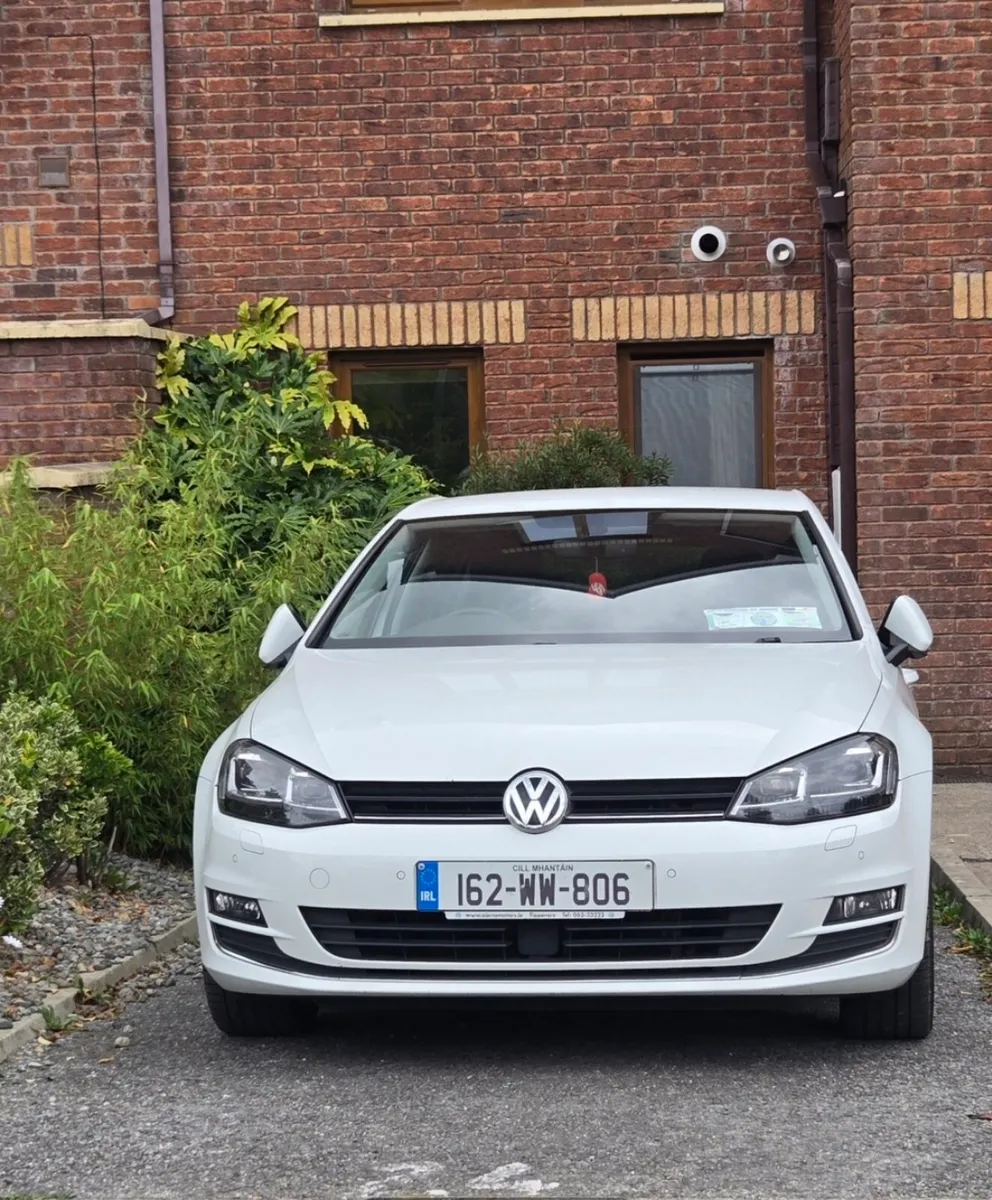 162 VW Golf Highline Automatic || Leather Low KM's - Image 2