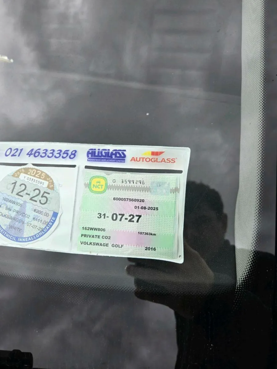 162 VW Golf Highline Automatic || Leather Low KM's - Image 3