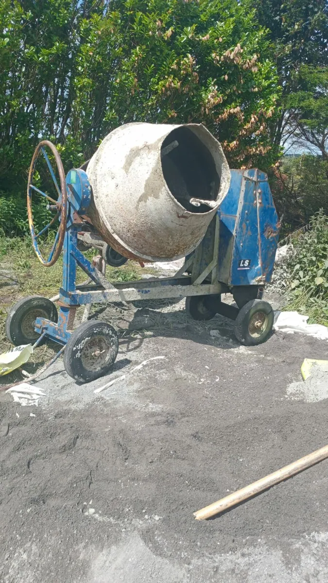 Diesel cement mixer