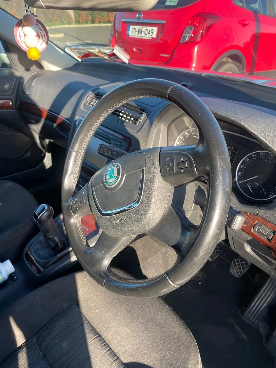 Skoda Octavia 2011 - Image 2