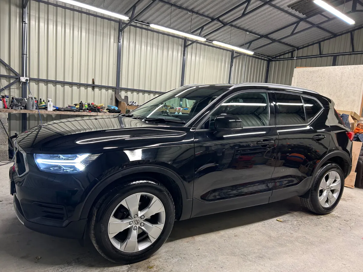 182 VOLVO XC40 D3 MOMENTUM AUTO VRT INC - Image 1