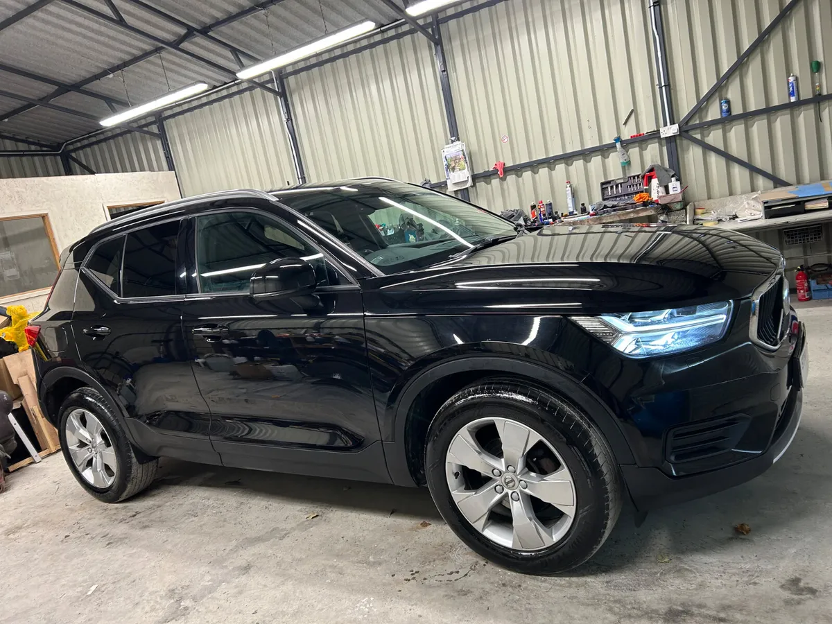 182 VOLVO XC40 D3 MOMENTUM AUTO VRT INC - Image 2