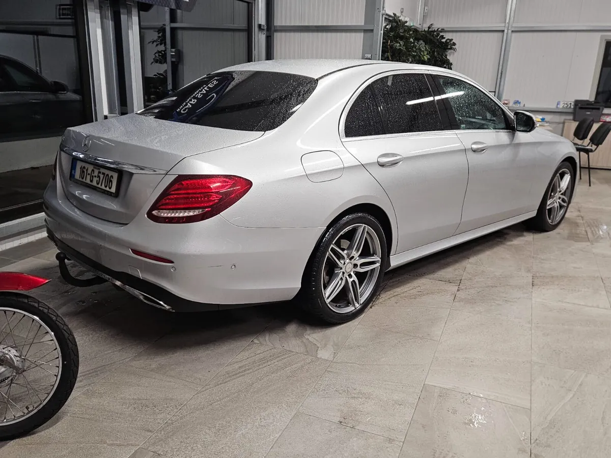 16 MERCEDES BENZ E-CLASS 220 AMG LINE - Image 3