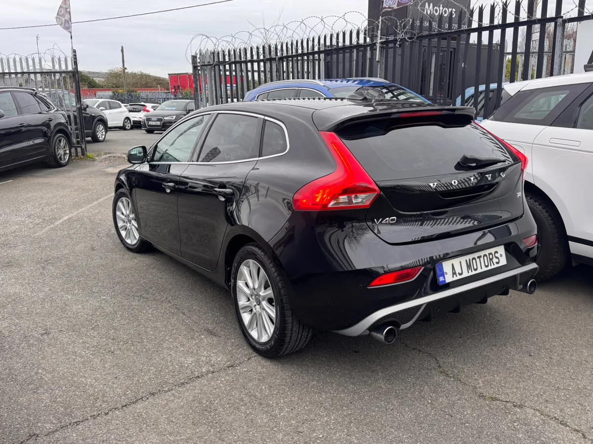 15 VOLVO V40 1.6 Automatic Rev Cam - Image 4
