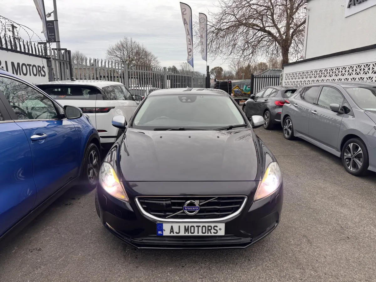 15 VOLVO V40 1.6 Automatic Rev Cam - Image 3