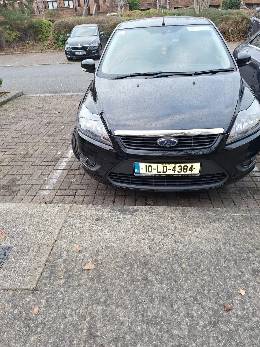 Ford Focus 2010 - Image 2