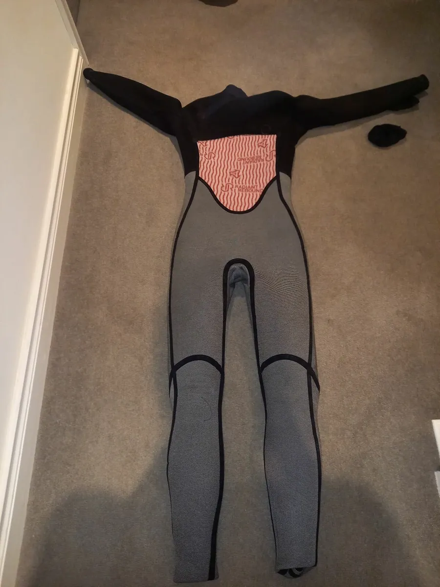 Wetsuit - Image 4
