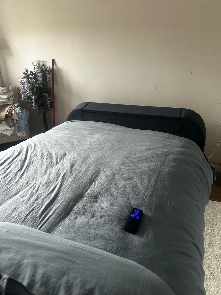 TV Bed (With 43-Inch 4K TV) Navy Double Bed - Image 4